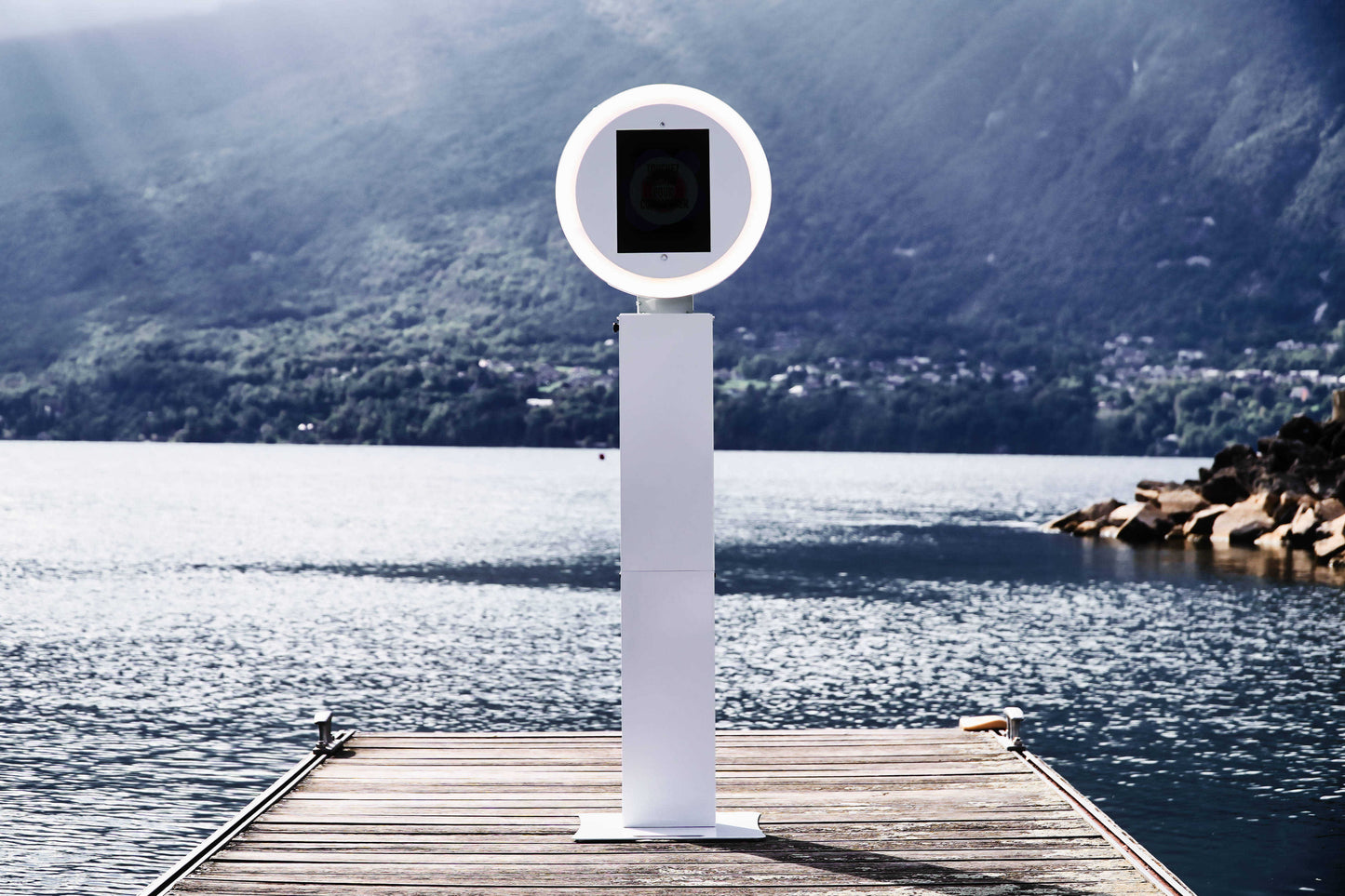 EXPLORER 2.0 - TABLET BOOTH
